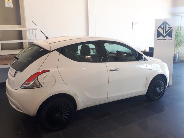 Lancia Ypsilon 1.3 MJT 16V 95 CV 5 porte S&S - foto 2 di 4