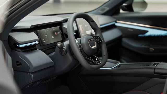 Lynk & Co 8 1.5 Plug-in Hybrid MORE AUTOMATICA, del 2025, in vendita a Firenze (FI)