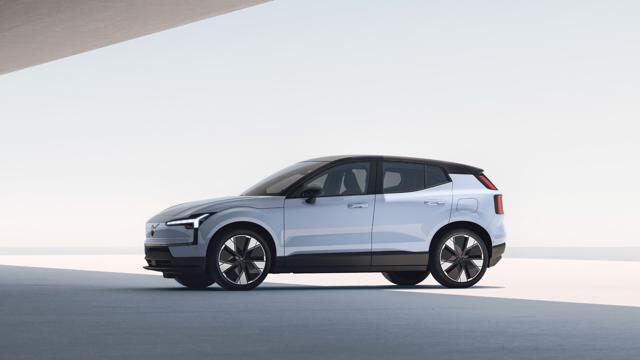 Volvo EX30 PLUS SINGLE MOTOR - foto 4 di 4
