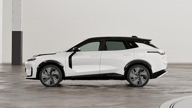 Lynk & Co 8 1.5 Plug-in Hybrid CORE AUTOMATICA - foto 2 di 4