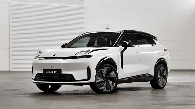 Lynk & Co 8 1.5 Plug-in Hybrid CORE AUTOMATICA nuovo a FIRENZE