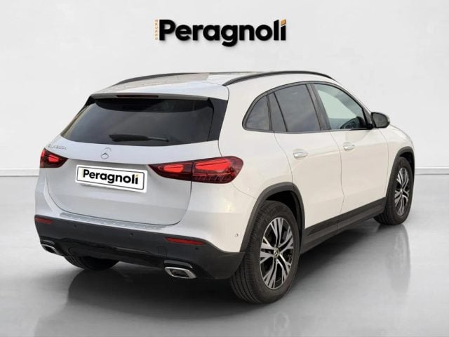 Mercedes-Benz GLA 200 Automatic Advanced - foto 2 di 4