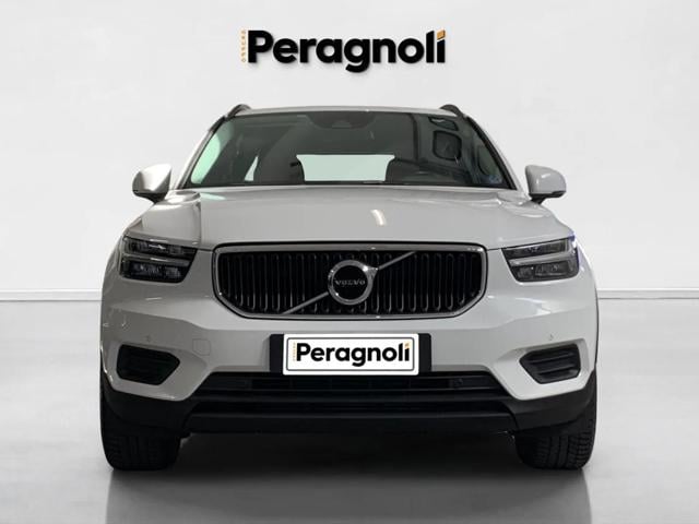 Volvo XC40 D3 Momentum - foto 2 di 4