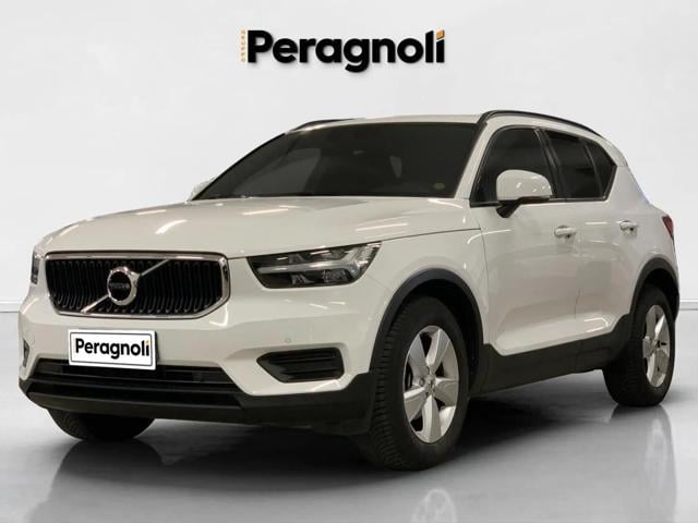 Volvo XC40 T2 Momentum Core, del 2021, 109.000 km, in vendita a Firenze (FI)