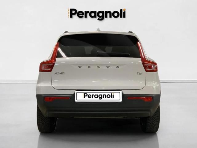 Volvo XC40 T2 Momentum Core - foto 4 di 4