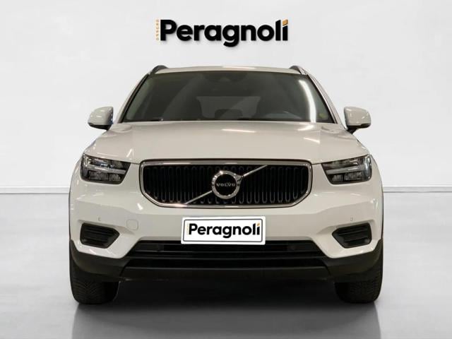 Volvo XC40 T2 Momentum Core - foto 2 di 4