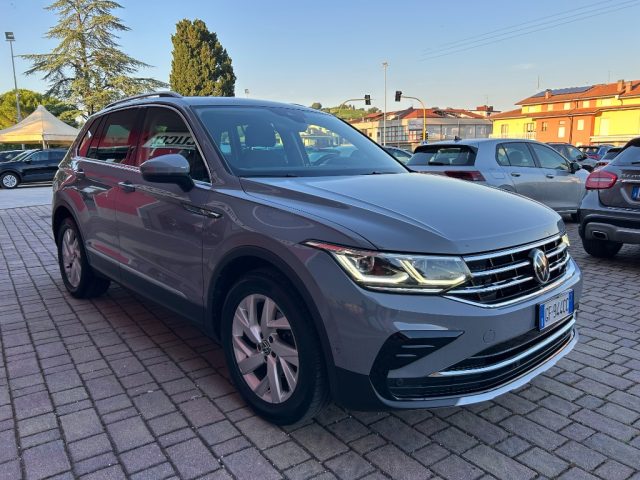 Volkswagen Tiguan 2.0 TDI 150 CV SCR DSG Elegance - foto 2 di 4