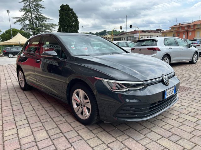 Volkswagen Golf 1.5 TGI DSG Life - foto 2 di 4