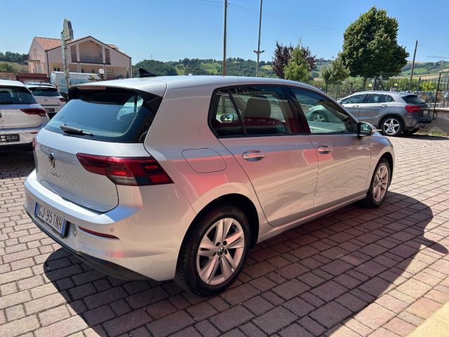 Volkswagen Golf 1.5 TGI DSG Life - foto 3 di 4