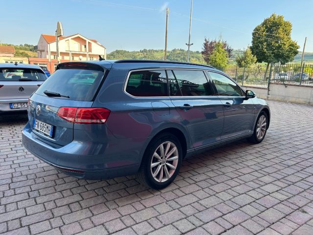 Volkswagen Passat Variant 2.0 TDI DSG ConfortLine BlueMotion Technology - foto 3 di 4