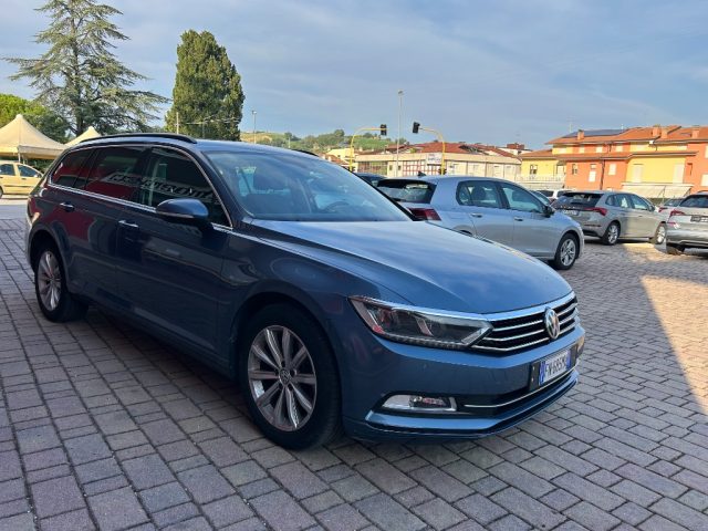 Volkswagen Passat Variant 2.0 TDI DSG ConfortLine BlueMotion Technology - foto 2 di 4