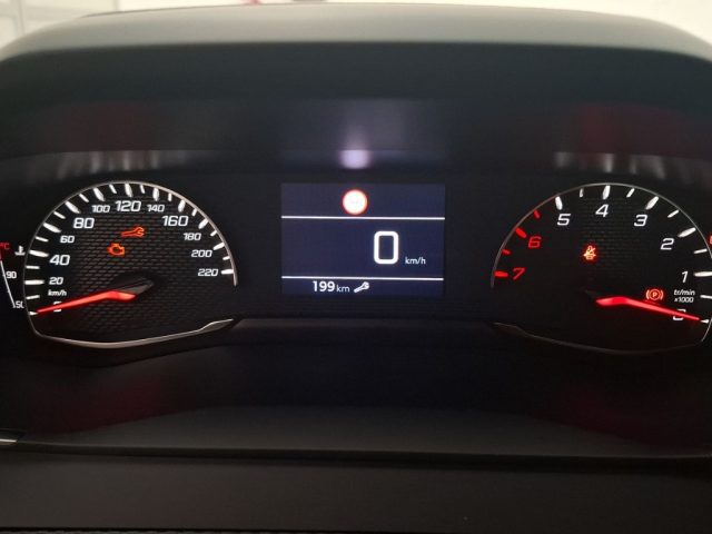 Peugeot 2008 PureTech 100 S&S Style - foto 3 di 4