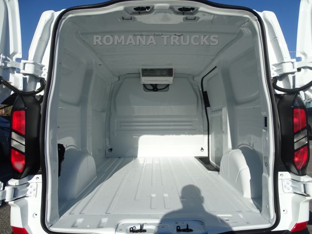 Ford Transit Custom 2.0 TDI 140CV ISOLATO HACCP + EVAPORATORE FARMACI, del 2026, in vendita a Roma (RM)
