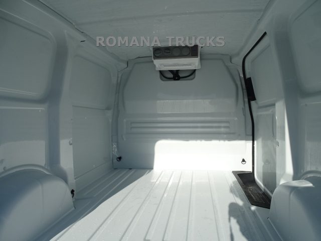 Ford Transit Custom 2.0 TDI 140CV ISOLATO HACCP + EVAPORATORE FARMACI, del 2026, in vendita a Roma (RM)