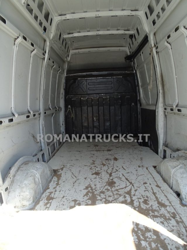 Iveco Daily 35 S14 L3 H3 AUTOMATICO PRONTA CONSEGNA usato a ROMA