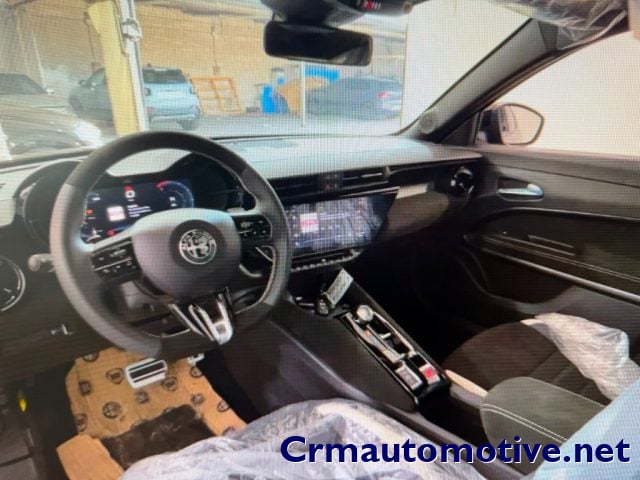 Alfa Romeo Junior 1.2 ibrida Q4 Sport Speciale 145cv edct6 - foto 3 di 3