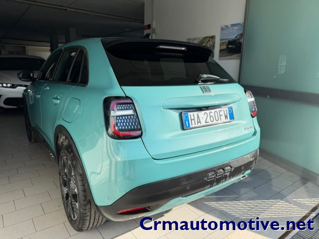 Fiat 600 Hybrid 110 CV DCT MHEV La Prima II - foto 2 di 8