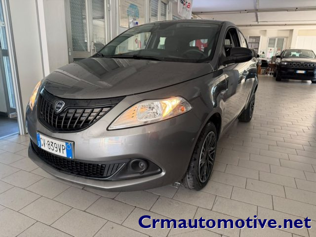 Lancia Ypsilon 1.0 FireFly 5 porte S&S Hybrid Silver Plus - foto 3 di 8