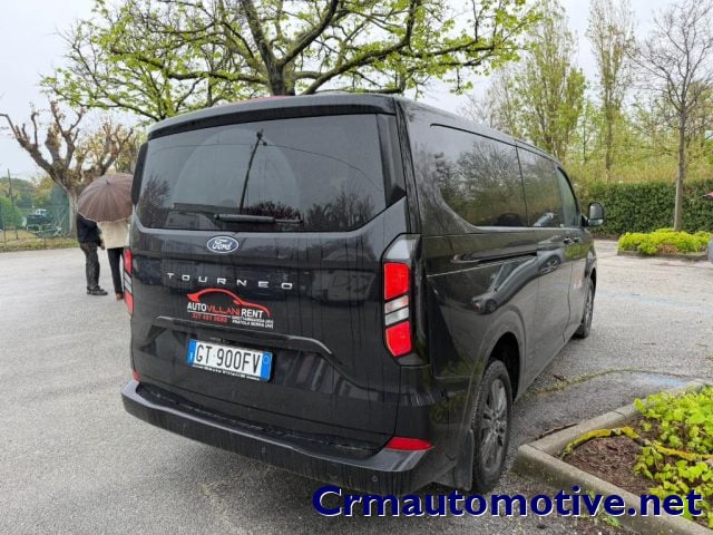Ford Tourneo Custom 320 2.0 EcoBlue 150CV PC Titanium - foto 4 di 4