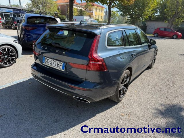Volvo V60 D3 Geartronic R-design N1 - foto 2 di 4