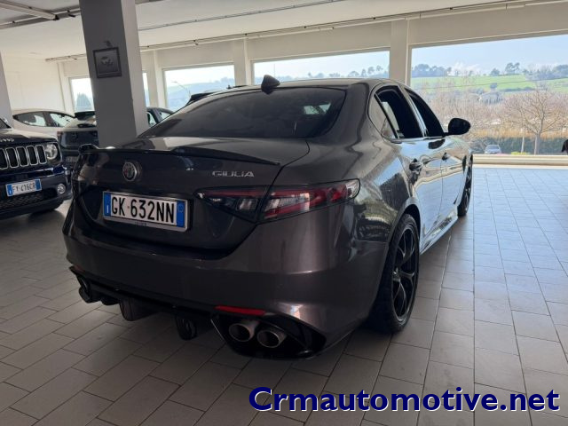 Alfa Romeo Giulia 2.9 V6 Bi-Turbo AT8 Quadrifoglio - foto 2 di 4