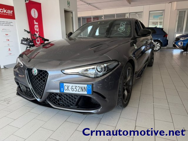 Alfa Romeo Giulia 2.9 V6 Bi-Turbo AT8 Quadrifoglio - foto 3 di 4