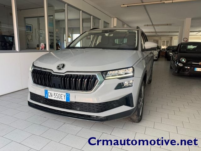 Skoda Karoq 2.0 TDI EVO SCR 115 CV DSG Executive, del 2023, 43.500 km, in vendita a Senigallia (AN)