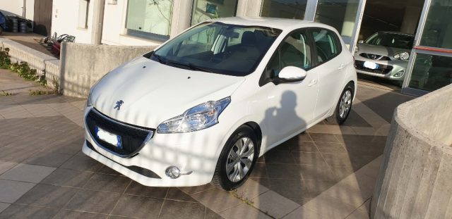 Peugeot 208 1� serie 1.2 VTi 82 CV 5 porte Active usato a POGGIARDO