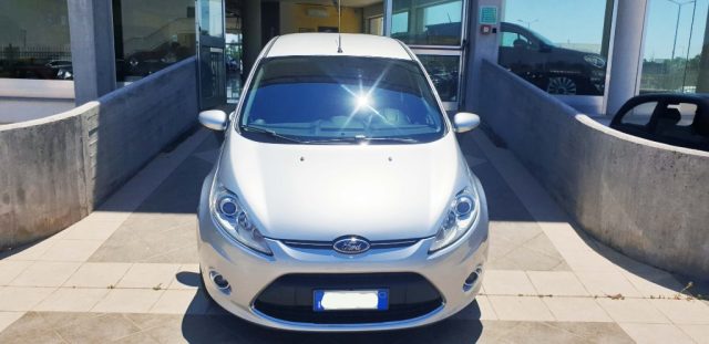 Ford Fiesta 1.4 TDCi 70CV 5 porte Titanium - foto 2 di 11