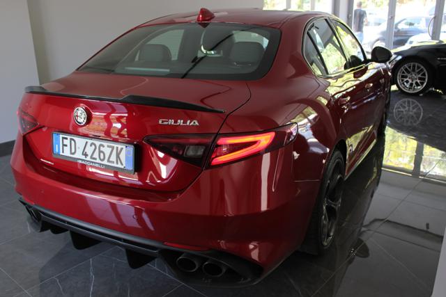 Alfa Romeo Giulia 2.9 V6 Bi-Turbo Quadrifoglio - foto 2 di 4