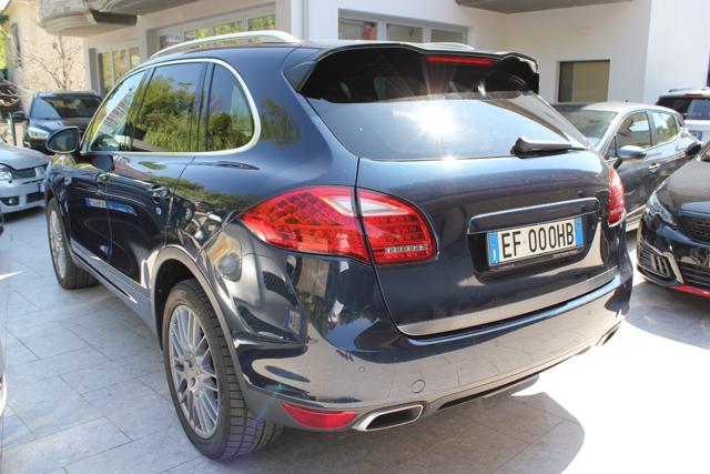 Porsche Cayenne 3.0 Diesel - foto 2 di 4