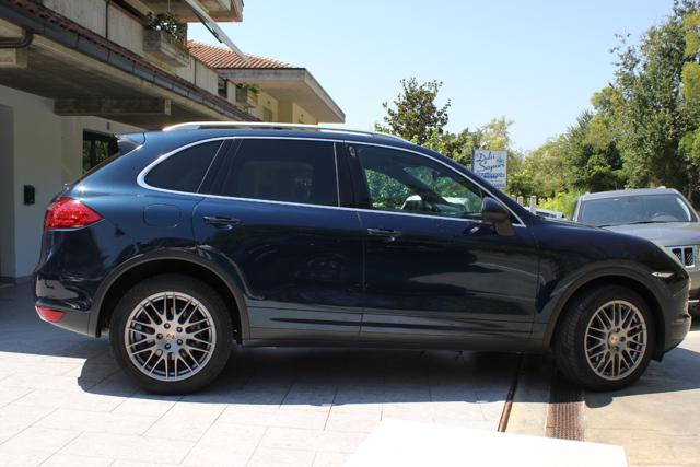 Porsche Cayenne 3.0 Diesel - foto 3 di 4
