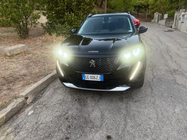 Peugeot 2008 BlueHDi 130 S&S EAT8 Allure - foto 2 di 17