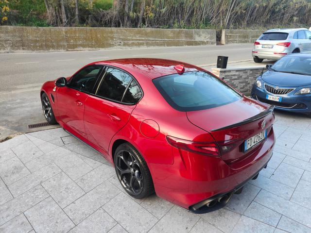 Alfa Romeo Giulia 2.9 V6 Bi-Turbo Quadrifoglio MAN - foto 2 di 4
