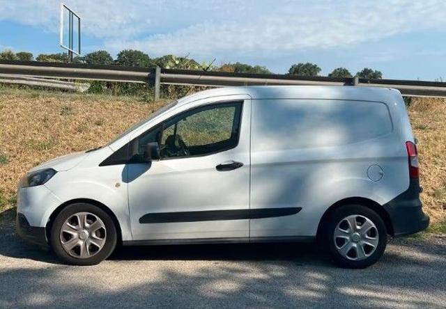 Ford Transit Courier 1.5 TDCi 75CV Van COIBENDATO, del 2019, 85.000 km, in vendita a Cappelle Sul Tavo (PE)