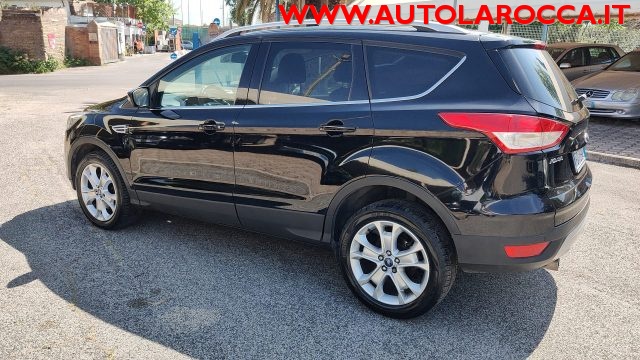Ford Kuga 2.0 TDCI 150 CV S&S 4WD Powershift Titanium - foto 4 di 10