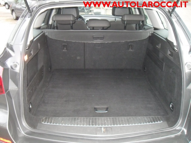Opel Astra 2.0 CDTI 160CV Sports Tourer aut. Cosmo, del 2011, 99.000 km, in vendita a Roma (RM)