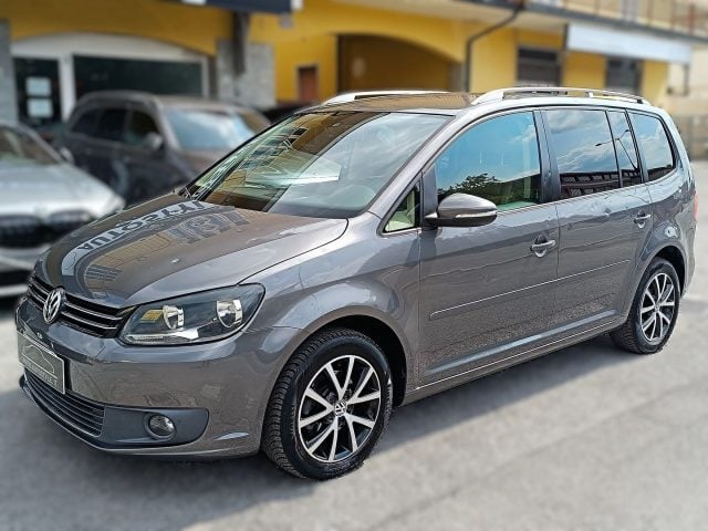 Volkswagen Touran 1.6 TDI DSG Comfortline, del 2013, 154.000 km, in vendita a Concesio (BS)