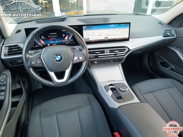 BMW 320 i Touring - foto 3 di 4