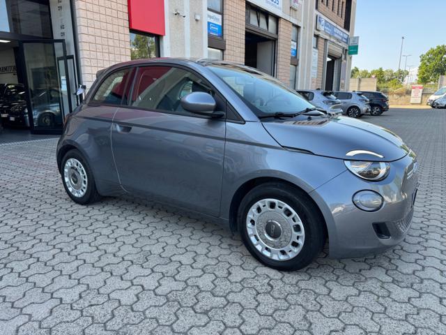 Fiat 500e Berlina 42 kWh Passion - foto 2 di 4