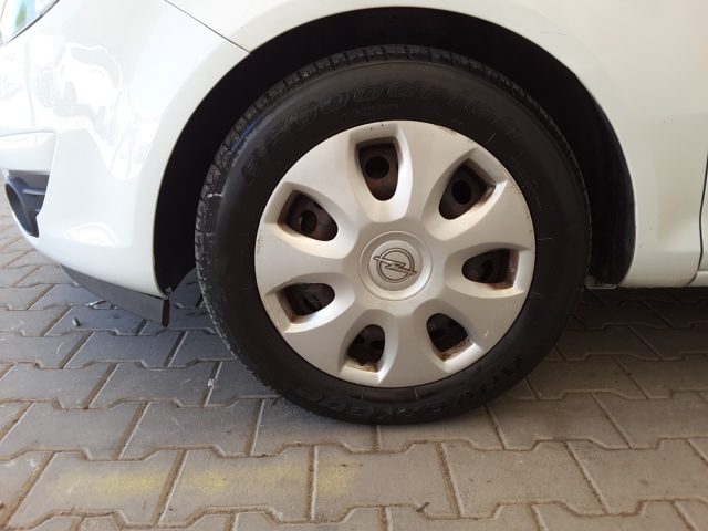 Opel Corsa 1.0 12v 3 porte Club - foto 4 di 4