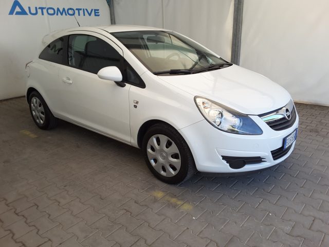 Opel Corsa 1.0 12v 3 porte Club - foto 2 di 4