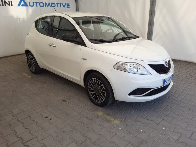 Lancia Ypsilon 1.2 69cv 5 porte Gold *EURO 6* - foto 2 di 4