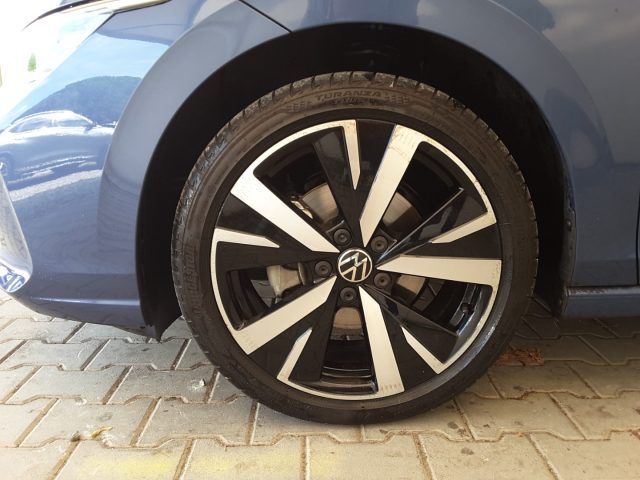 Volkswagen Golf 1.5 eTSI 115cv DSG Life *FULL LED-18"TECH PACK* - foto 4 di 4