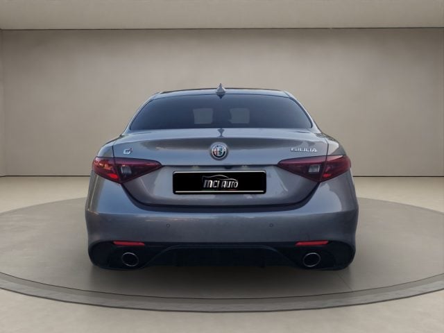 Alfa Romeo Giulia 2.2 Turbodiesel 210 CV AT8 AWD Q4 Veloce - foto 4 di 23