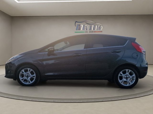 Ford Fiesta 1.5 TDCi 75CV 5 porte Titanium - foto 2 di 23