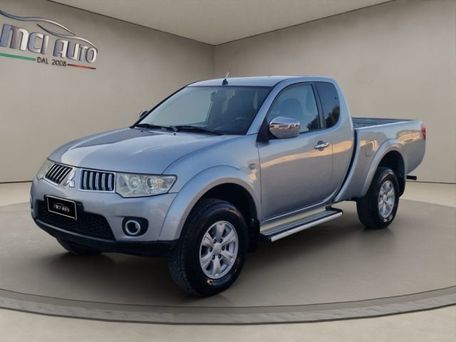 Mitsubishi L200 2.5 DI-D/136CV Club Cab Invite DPF, del 2012, 160.000 km, in vendita a Tertenia (NU)