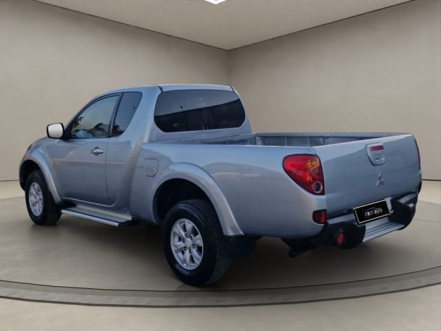 Mitsubishi L200 2.5 DI-D/136CV Club Cab Invite DPF - foto 3 di 23