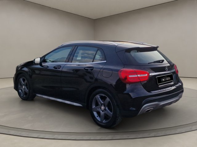 Mercedes-Benz GLA 200 d Automatic Executive - foto 3 di 4