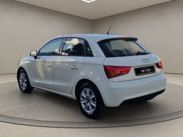 Audi A1 SPB 1.6 TDI Attraction - foto 3 di 4
